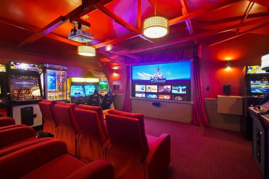 The Disneyland Dream: Arcade, Theater, Play, Golf+ Garden Grove Eksteriør bilde